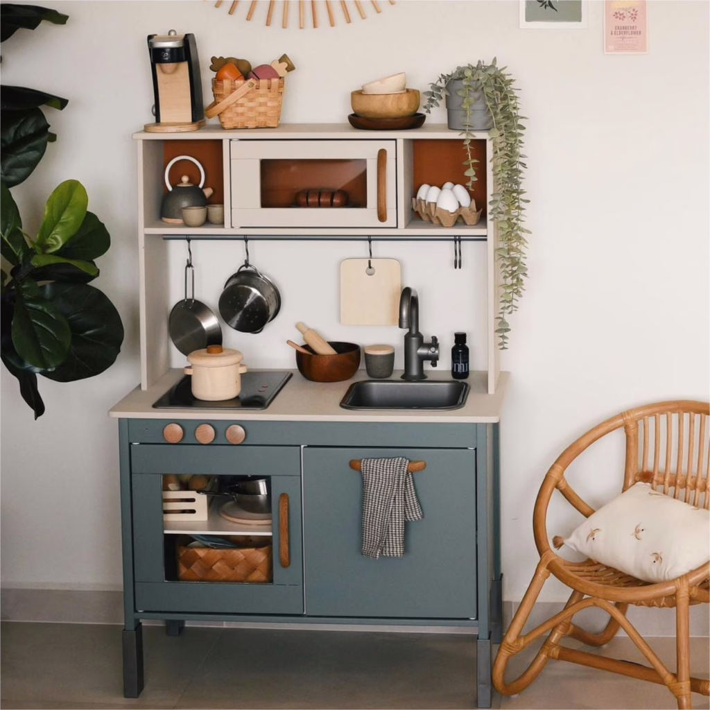 DIY ทาสีของเล่นเด็ก ของแต่งบ้าน ด้วยสีทาเฟอร์นิเจอร์ Benjamin Moore ไอเดียแต่งบ้านสวยด้วยสี Ikea hack